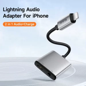 صورة مقربة لمنافذ USB-C PD وUSB-A QC 3.0 على محول سيارة ماكدودو 