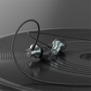 Close-up shot of the in-line remote and microphone on Celebrat D15 earphone cable