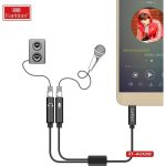Earldom ET-AUX202 splitter cable connected to laptop headphone and mic ports